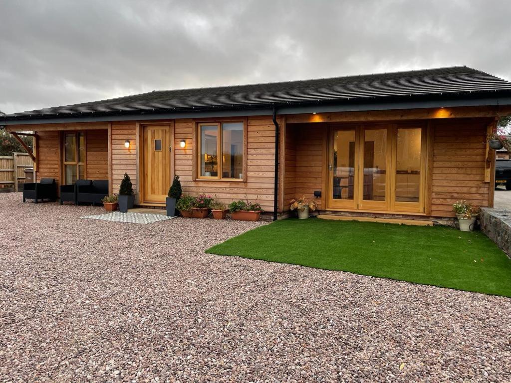 Redstones Cottage Greasby Exteriör bild